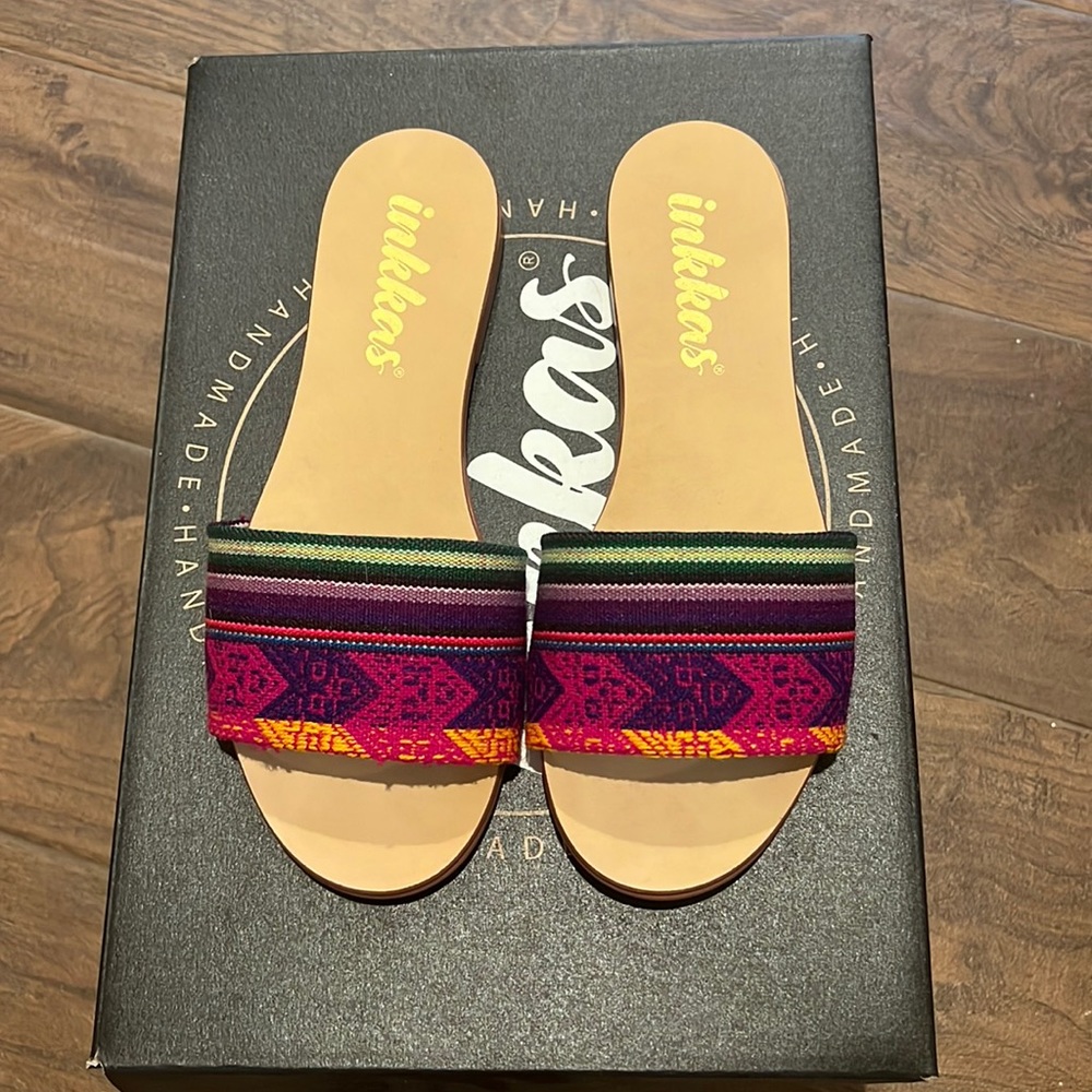 NWT & box Inkkas slides sz 5